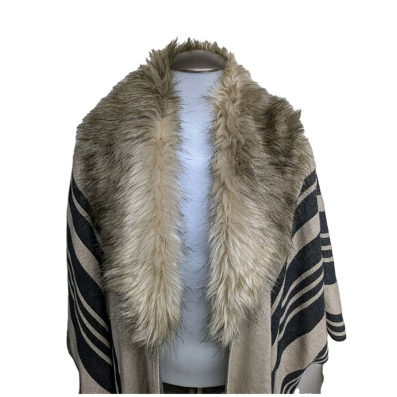 Merona Shawl Cape Removable Faux Fur Neck Poncho Outer Shell Layer Look S/M - Picture 2 of 10